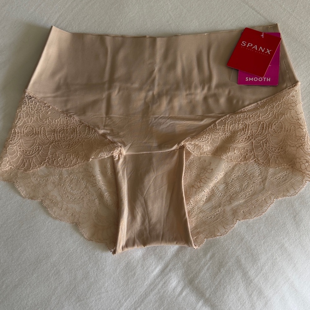 SPANX Undie-Tectable Women's Nude Hi-Hipster Lace Trim Panties